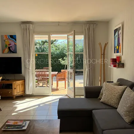 Сasa de vacaciones Au Calme Avec Piscine Roquebrune-sur-Argens