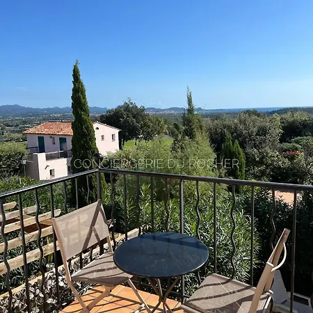 Сasa de vacaciones Au Calme Avec Piscine Roquebrune-sur-Argens